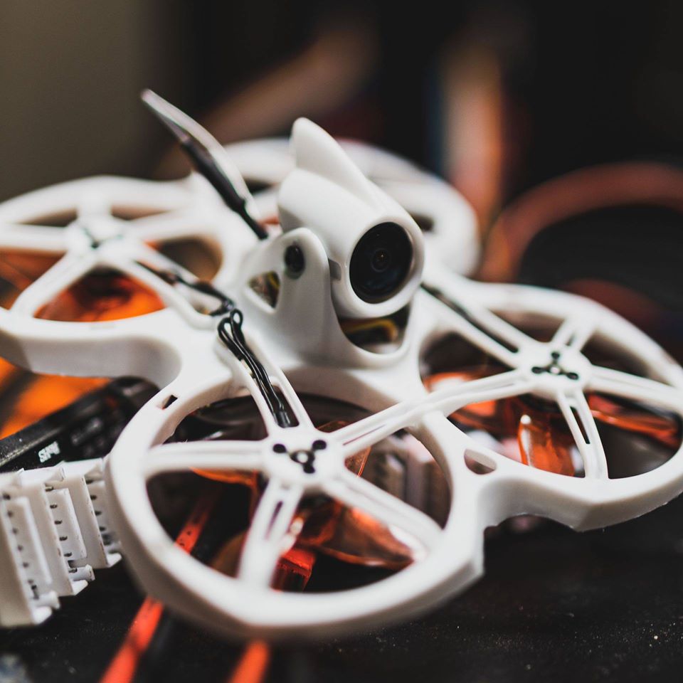 Emax Tinyhawk II 2 RTF FPV Rac - đánh giá và giá Drone Cinematic